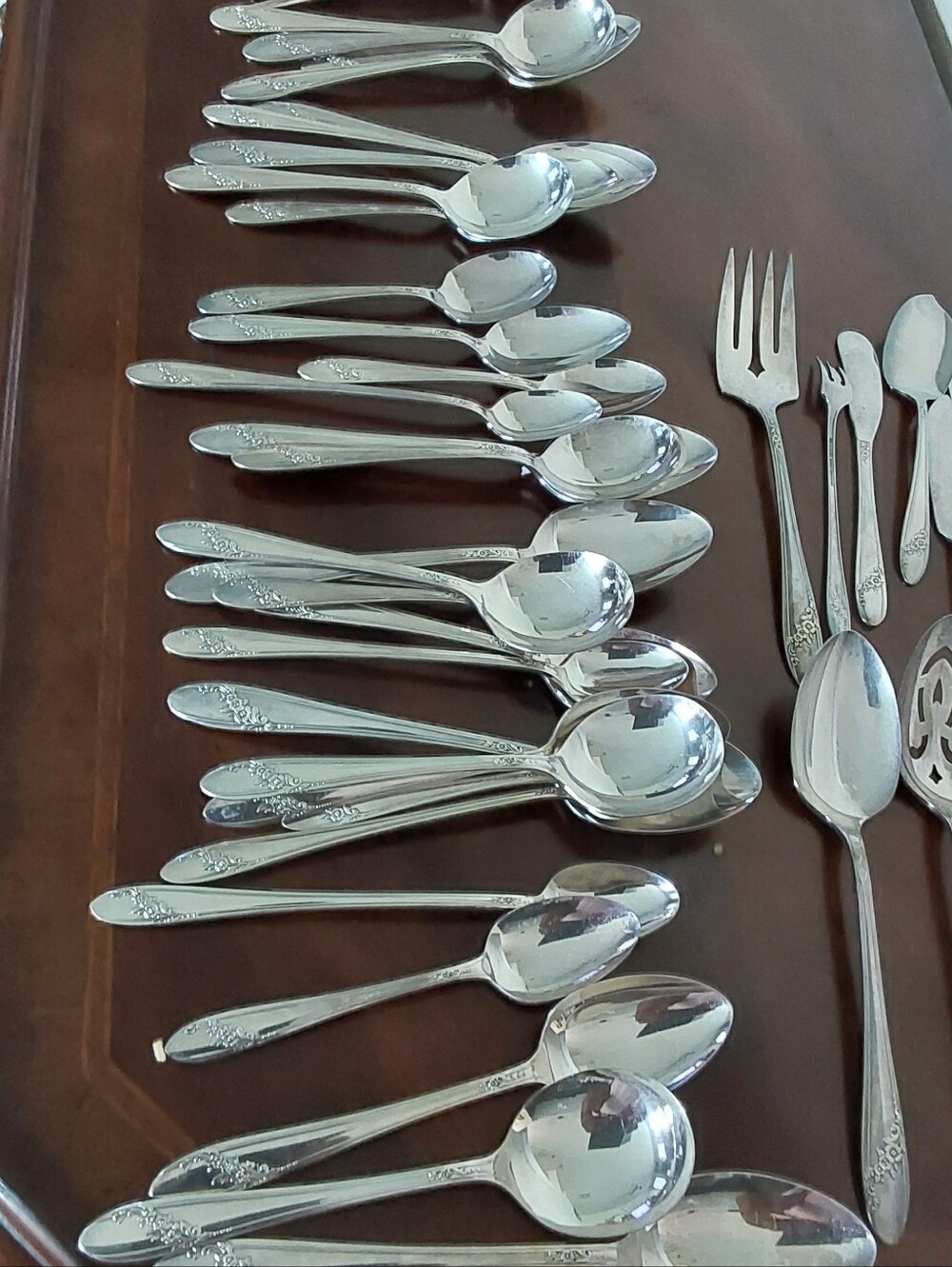 Oneida Silver Tone Community Tudor‎ Plate Flatware Set - 57 Pieces - Picture 5 of 5